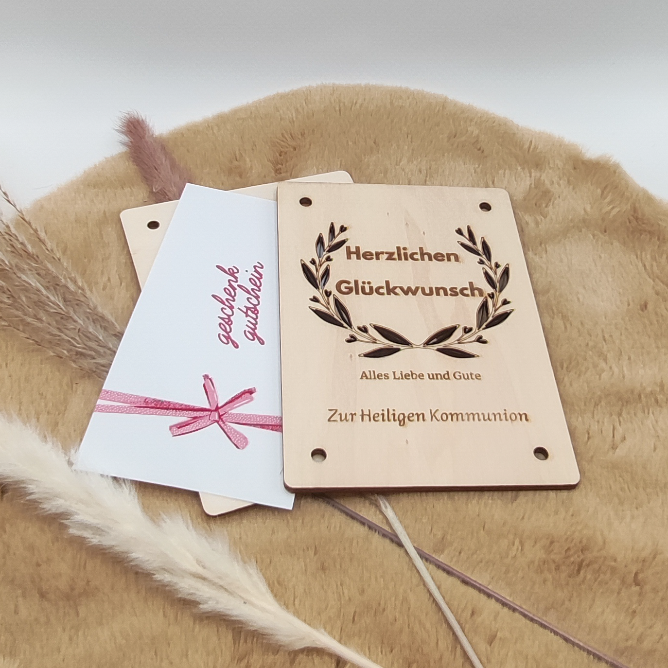 Personalisierte Holz-Geschenkkarte zur Kommunion – Einzigartiges Präsent mit Stil